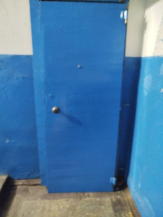 Продам дверь железная входная