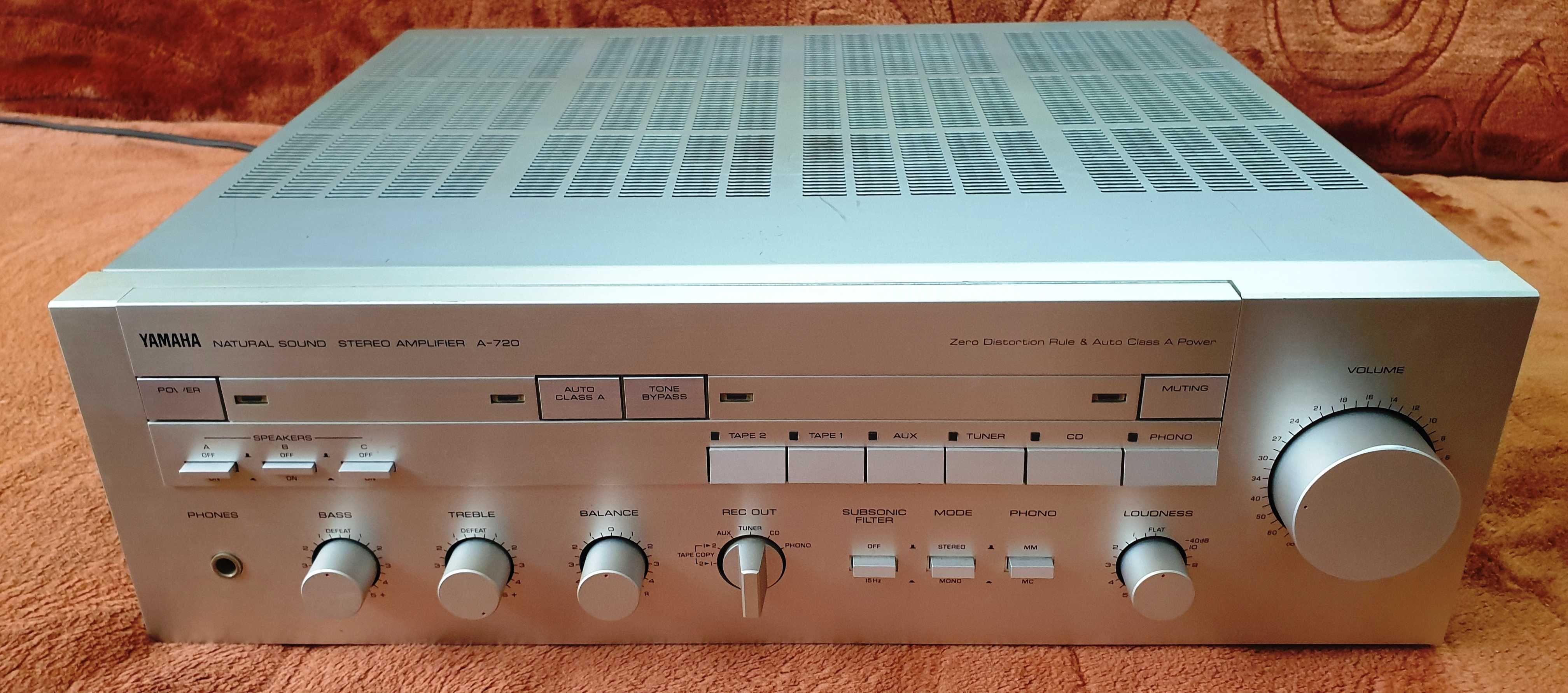 Yamaha A-720 amplificator vitange 2X105W pe 8 Ohm