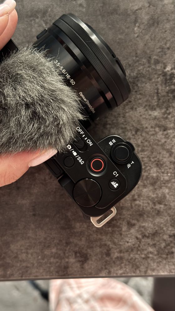 Sony ZV-E10 yangi