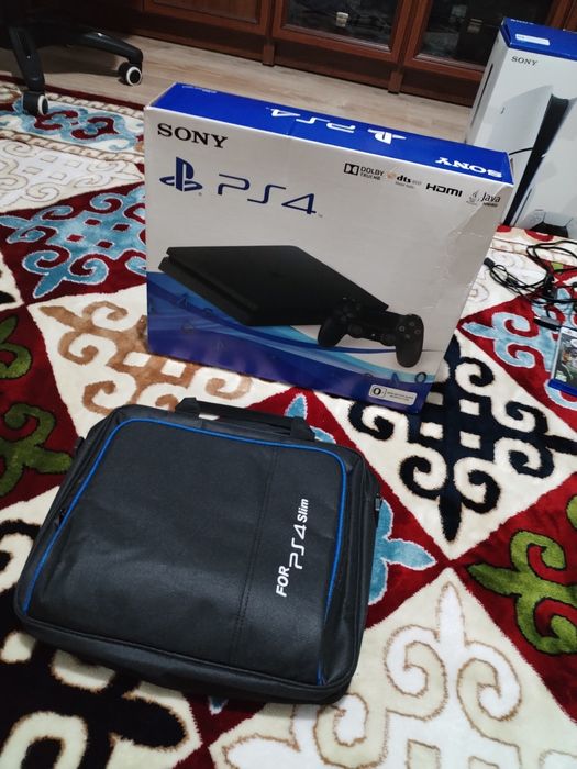 Playstation 4 slim