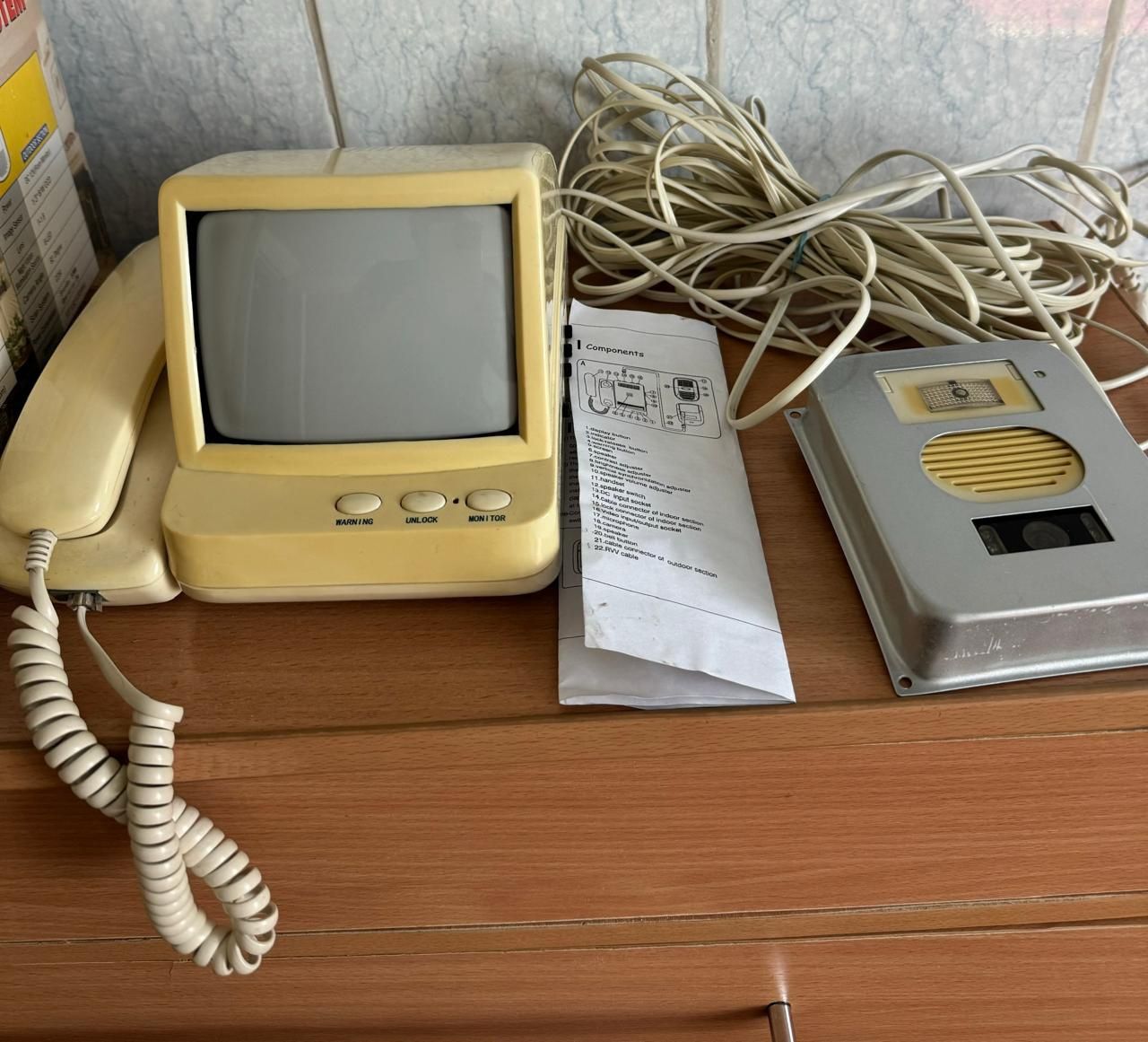 Видеодомофон б/у черно белый