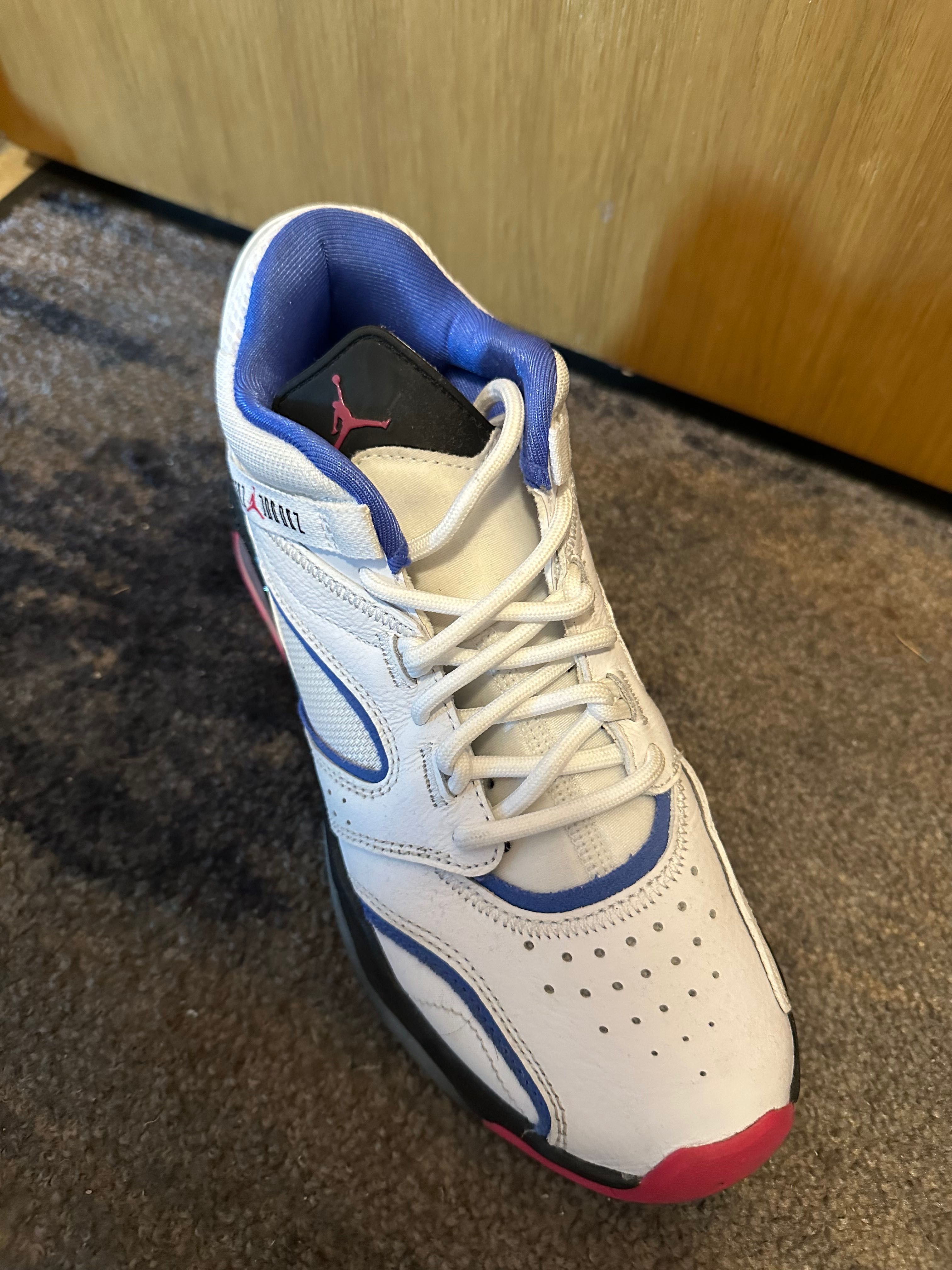 Nike Jordan Point Lane "Fireberry" - Márimea 38
- Originale - Noua.