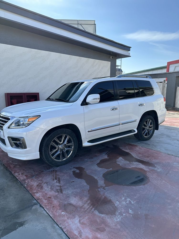 Lexus LX 570 Sport