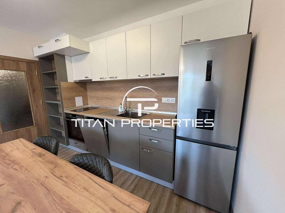 Дава се под наем Тристаен апартамент в Варна, Център - 104 кв.м за 1380 € - Снимка #6