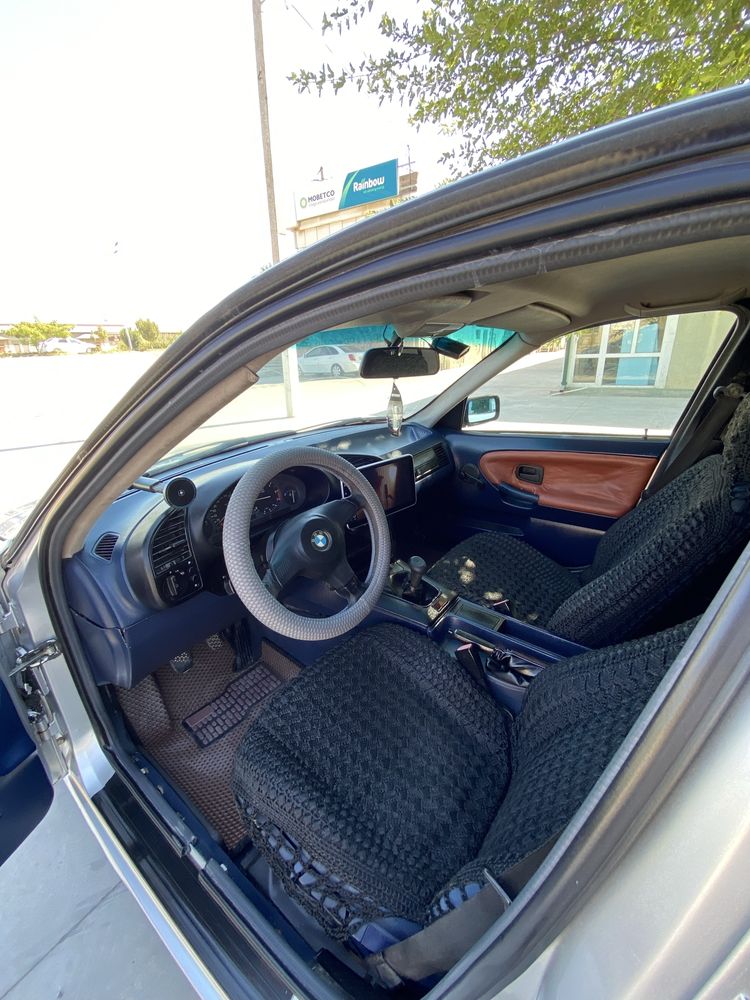 Продаю срочно BMW E36 318i