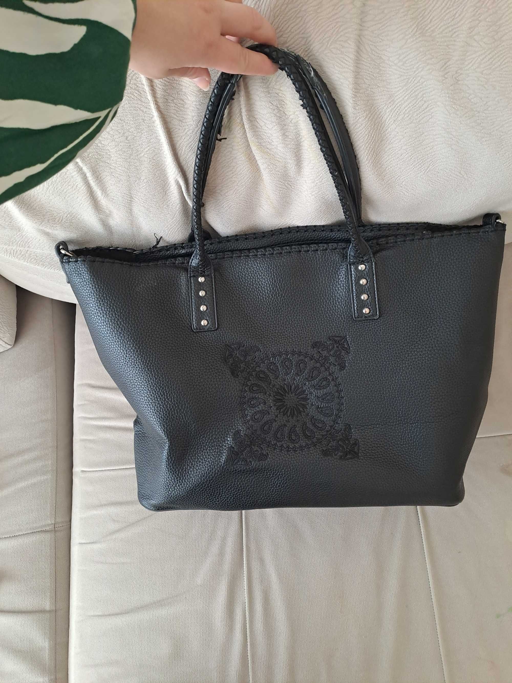Черна дамска чанта Desigual