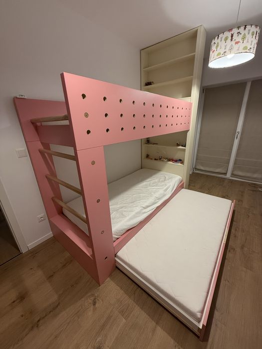 Vand pat etajat camera copii