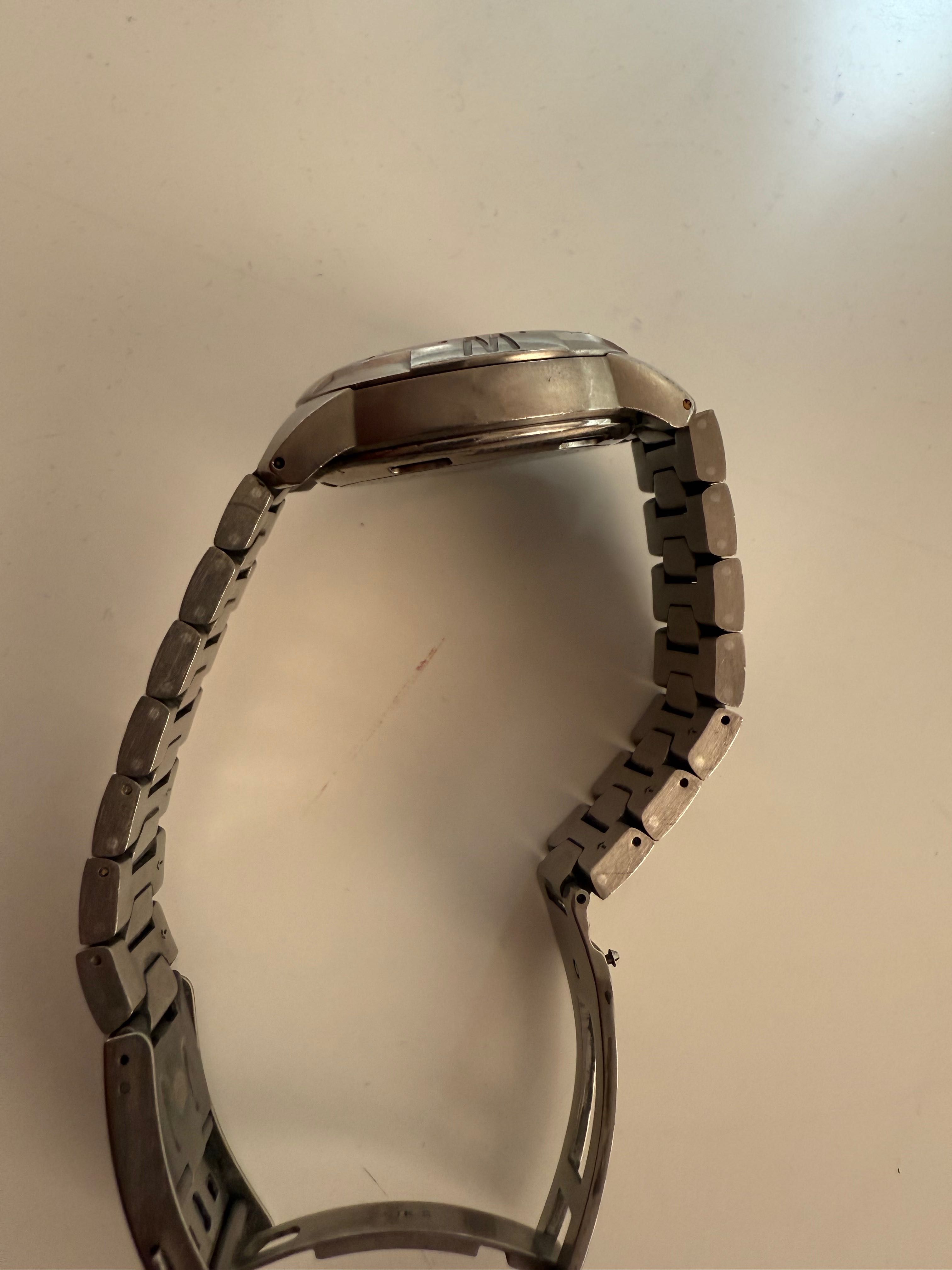 Продавам часовник Tissot T Touch