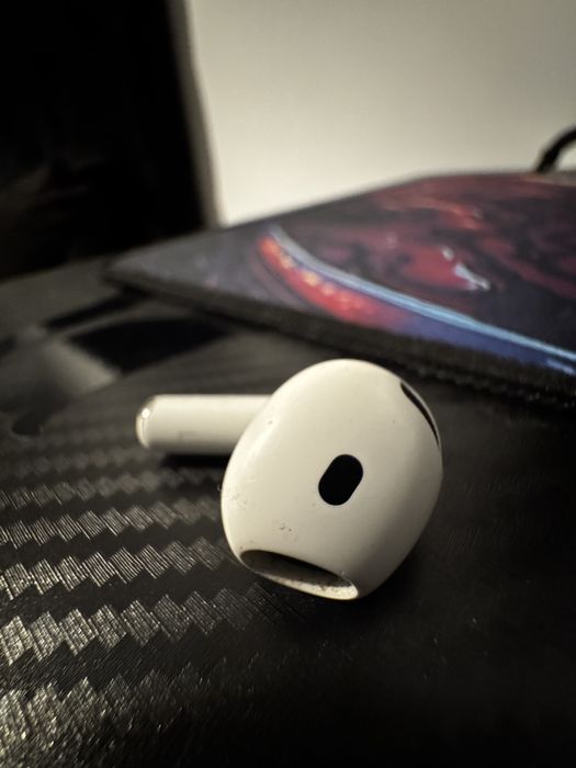 Vand casca stanga (L) pentru Airpods 4