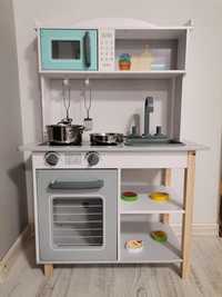 Дървена кухня Мила + метални прибори и посуда