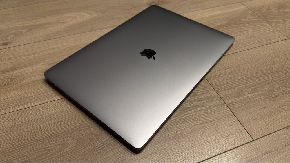 Macbook Pro 16" i9, 16Gb Ram, 1Tb SSD