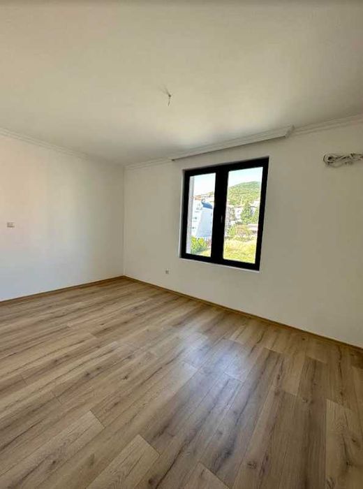 Продава се Тристаен апартамент в Свети Влас - 110 кв.м за 1423 €/кв.м - Снимка #1