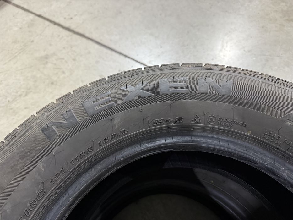 2бр. КАТО НОВИ Товарни Зимни Гуми 235/65R/16C -NEXEN- DOT:2324- 9.6мм.