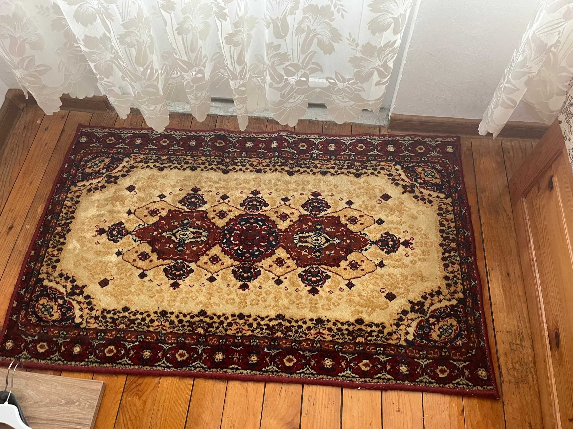 Персийски килим с две персийски пътеки