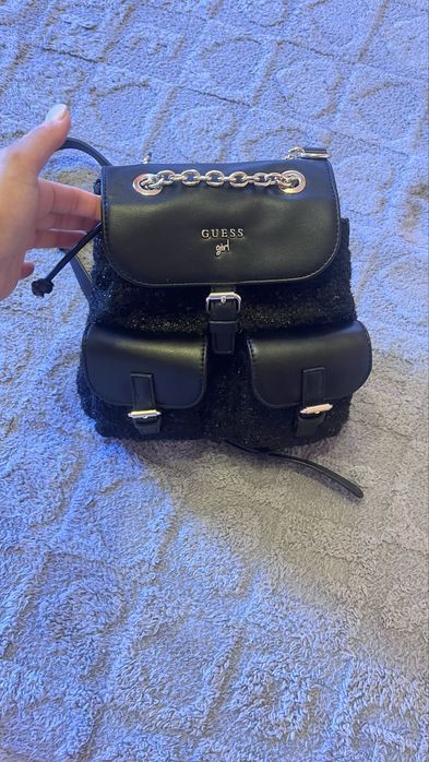 Guess раница чисто нова, не носена