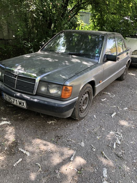 Два броя на части Мерцедес Е190 Mercedes E190 2000 куб.