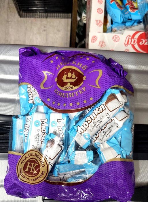 Шоколад сотилади — оптом ва донали.