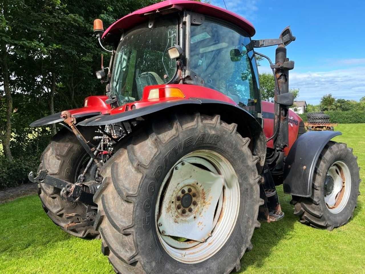 Колесный трактор Case IH MXU 115