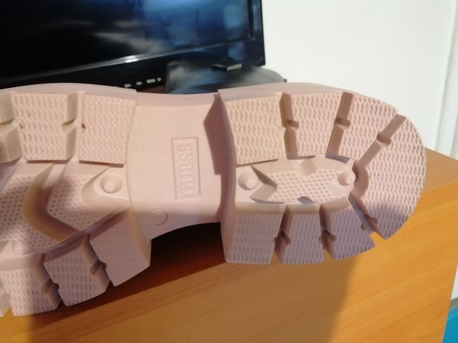 Страхотни дамски кубинки "GUESS"