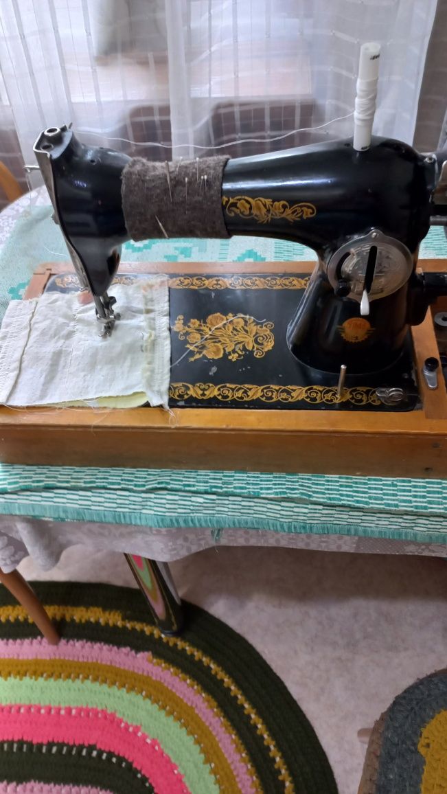 Продам швейную машинку,  Подольск.