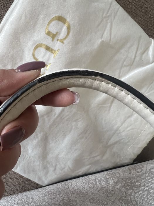 Дамски чанти Guess