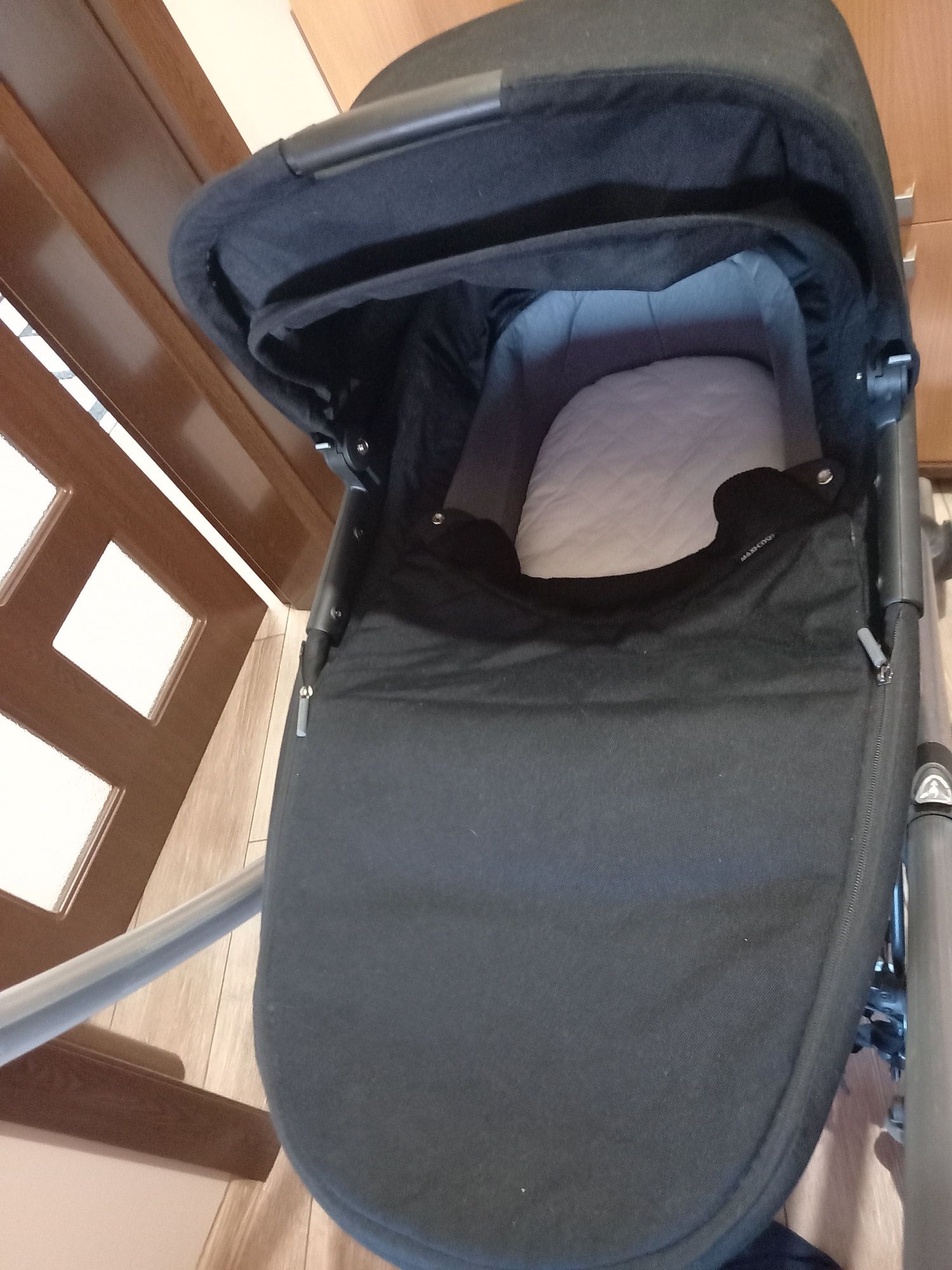 Maxi cosy комплект 3 в 1 бебешка, детска,количка с кош за кола Макси