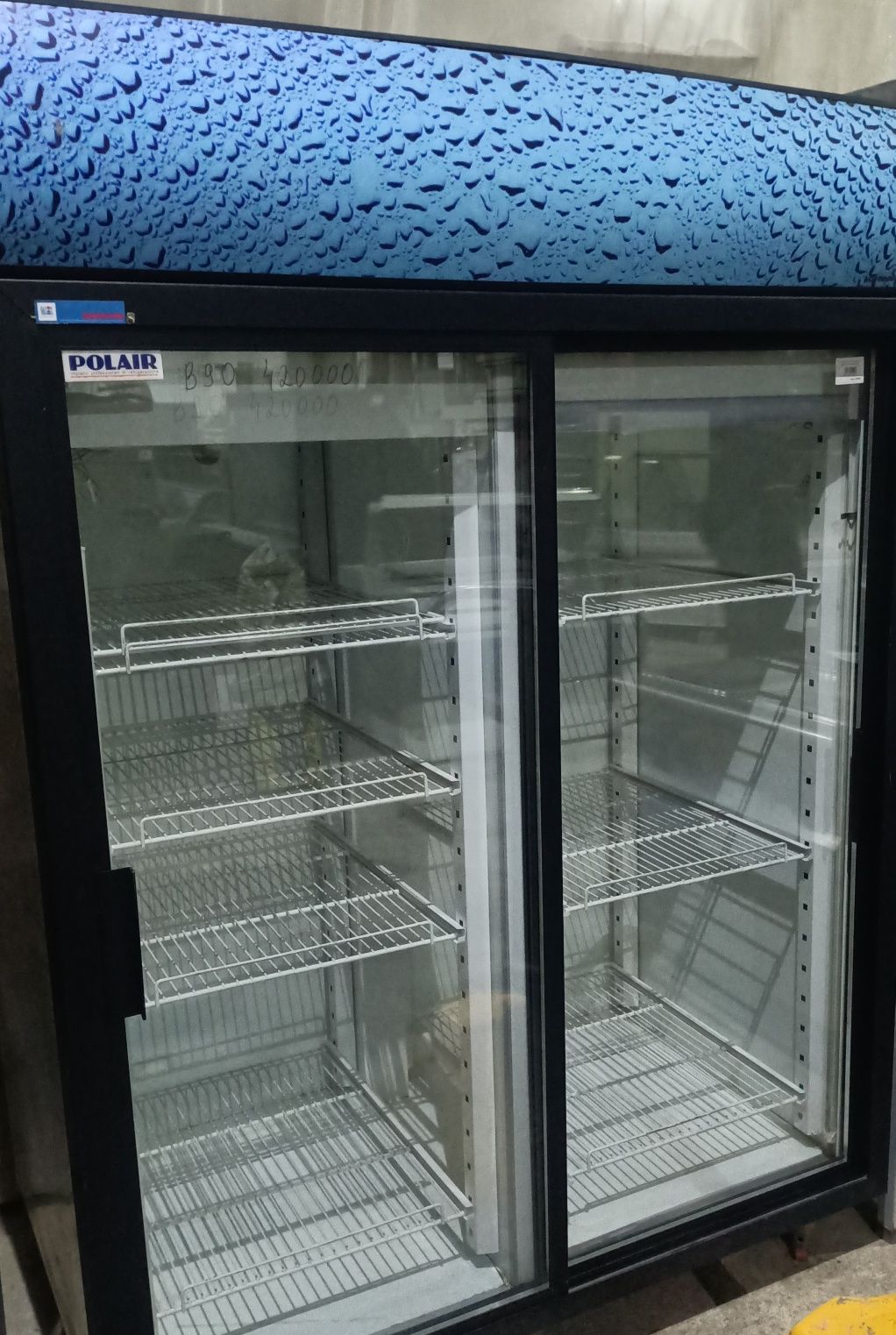 Оборудование для кафе, витринный холодильник