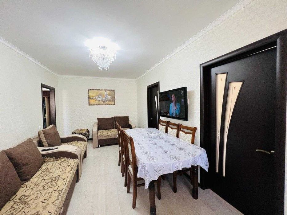 **Продам 3х квартиру на 7мкр р-н 27 школы