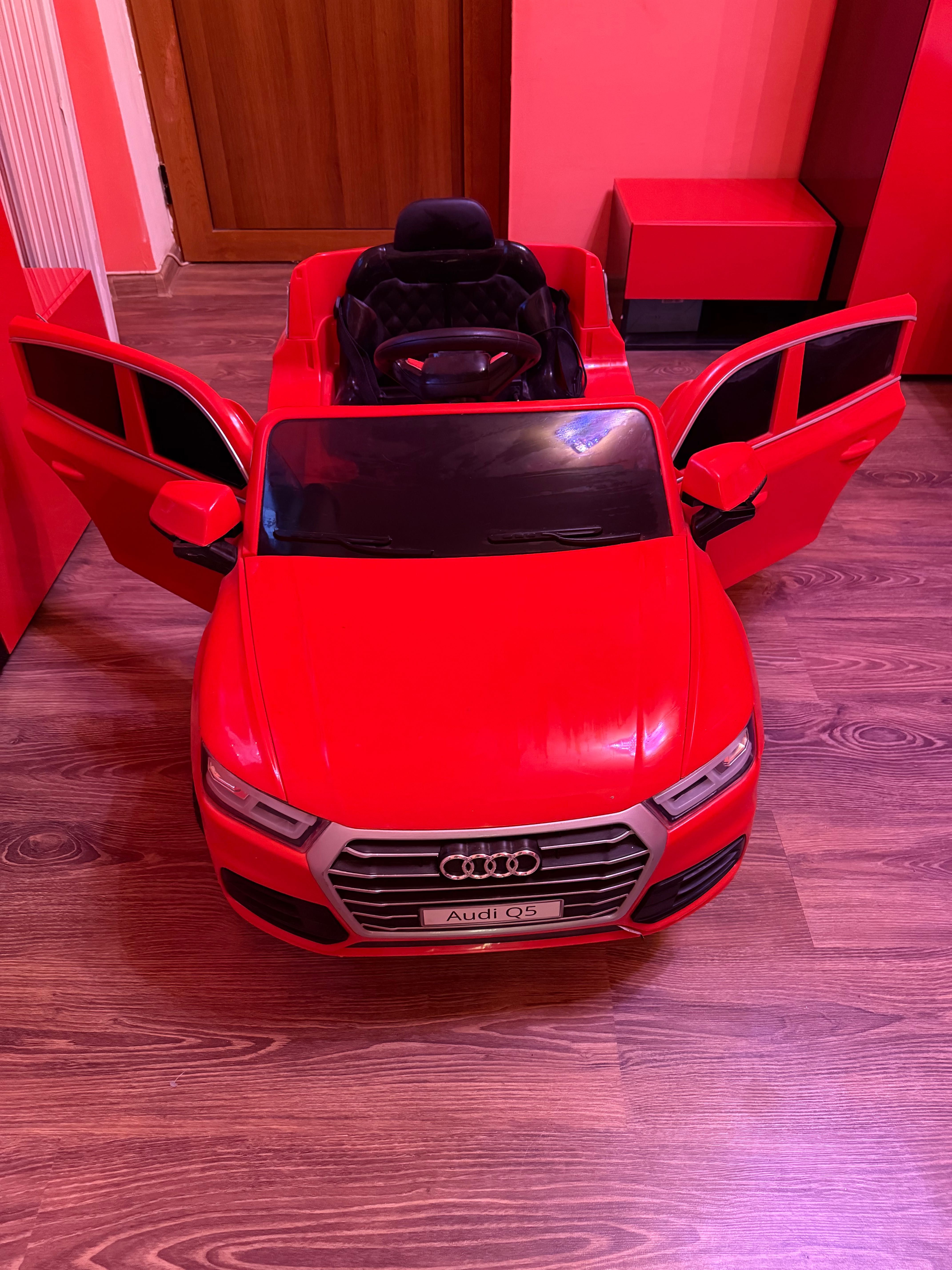 Детска акумулаторна кола Audi Q5