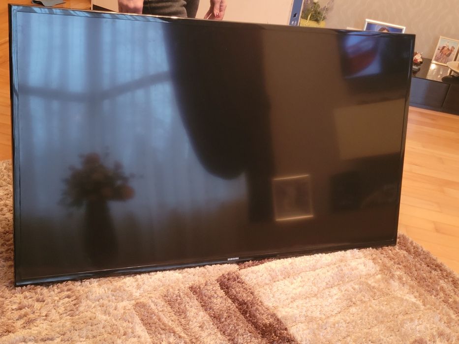 Televizor Samsung Smart TV 152cm