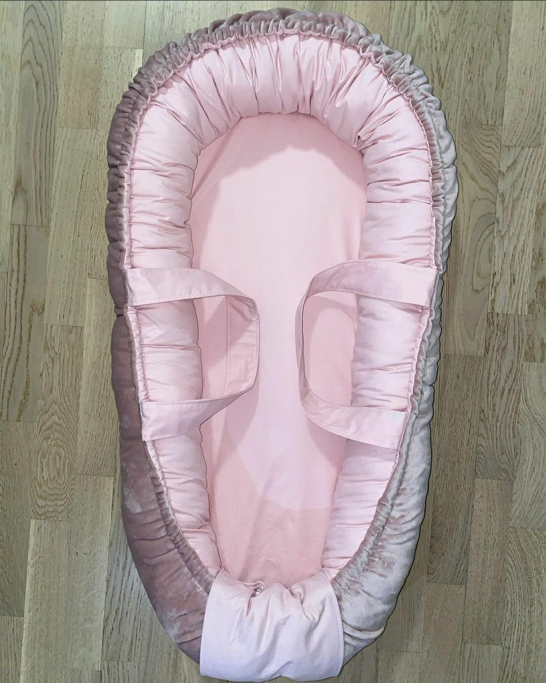 Babynest Velvet roz cu 2 fețe (reversibil)