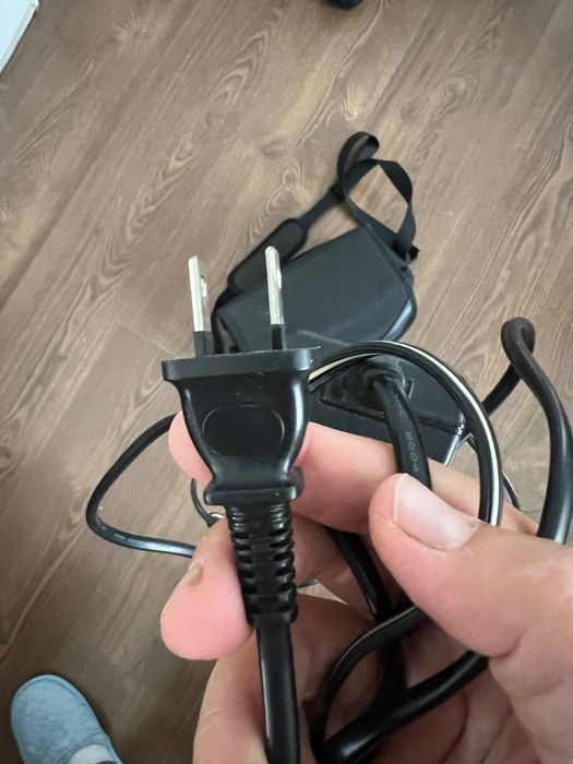 Vând cameră de filmat Sony digitală cu casetă  mică
