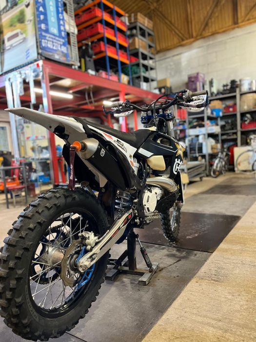 Husqvarna TE 300i Rockstar edition