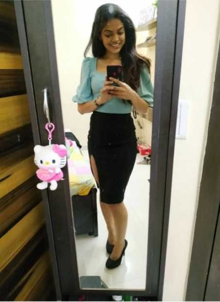 Bluza bleu cu umeri bufanti