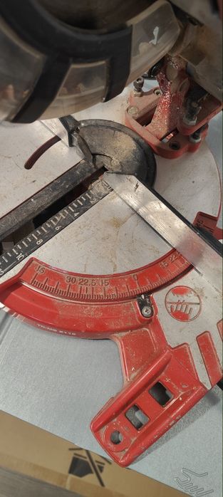 Fierăstrău circular basculant Einhell