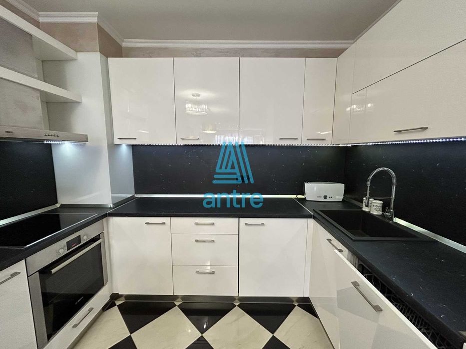 Дава се под наем Двустаен апартамент в София, Център - 72 кв.м за 850 € - Снимка #3