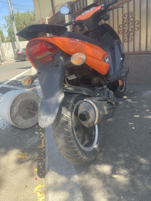 scuter explorer race gt 80cc