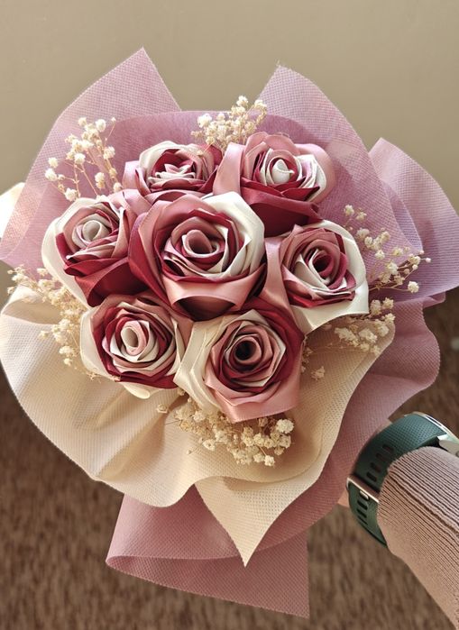 Ръчно изработени сатенени рози - букети и на бройка 

Търсите пода