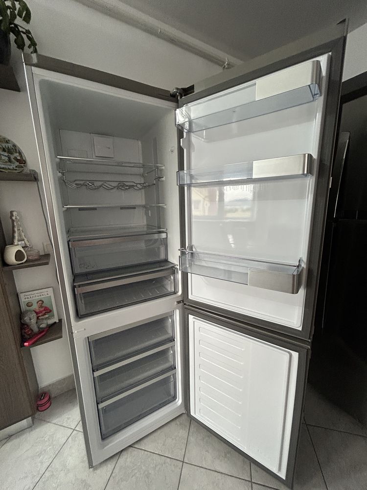 Vând combină frigorifică Grunding