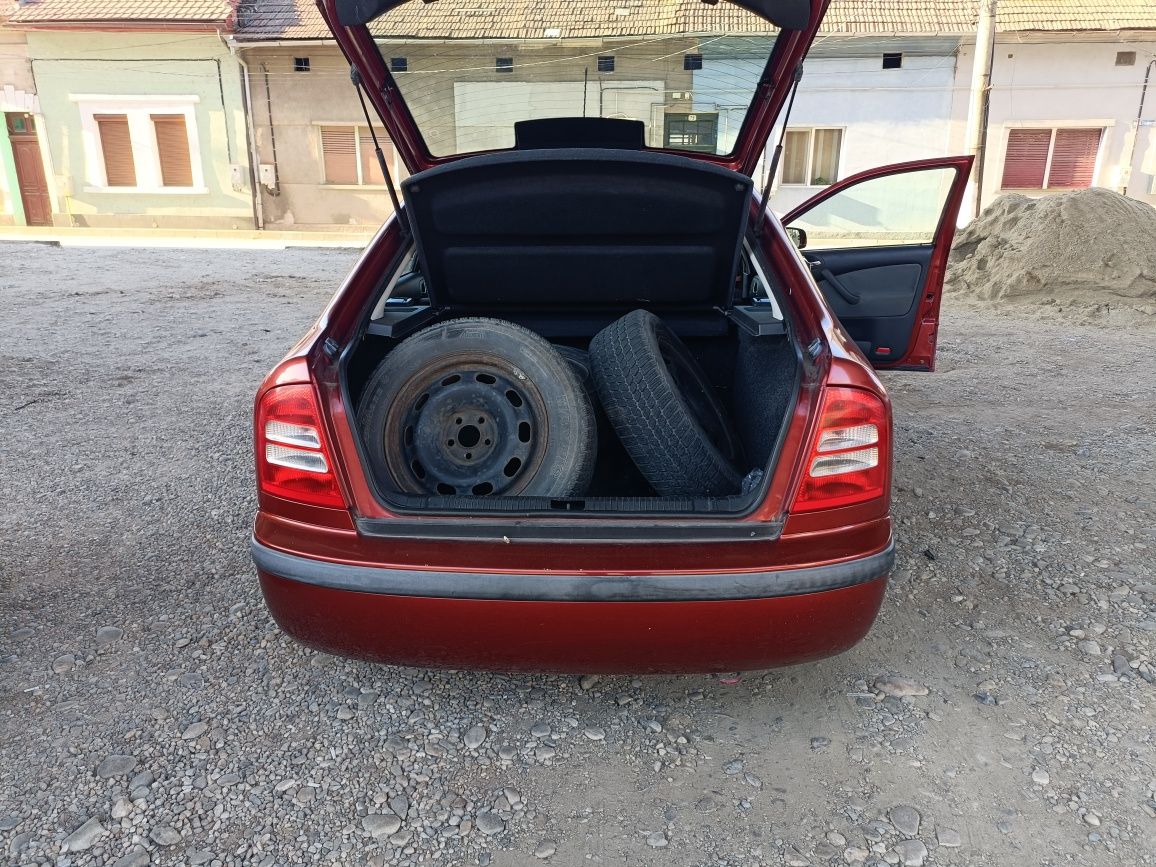 Skoda Octavia 1 6 benzina
