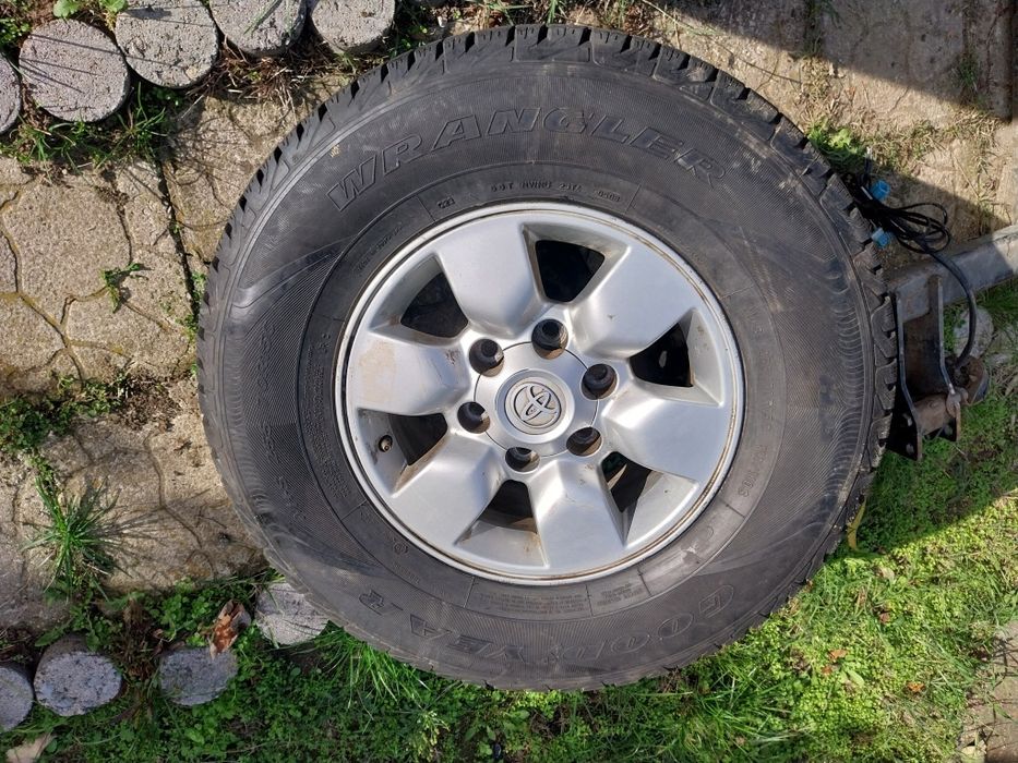 255 70 15 джанти за Toyota Hilux и Land Cruiser.