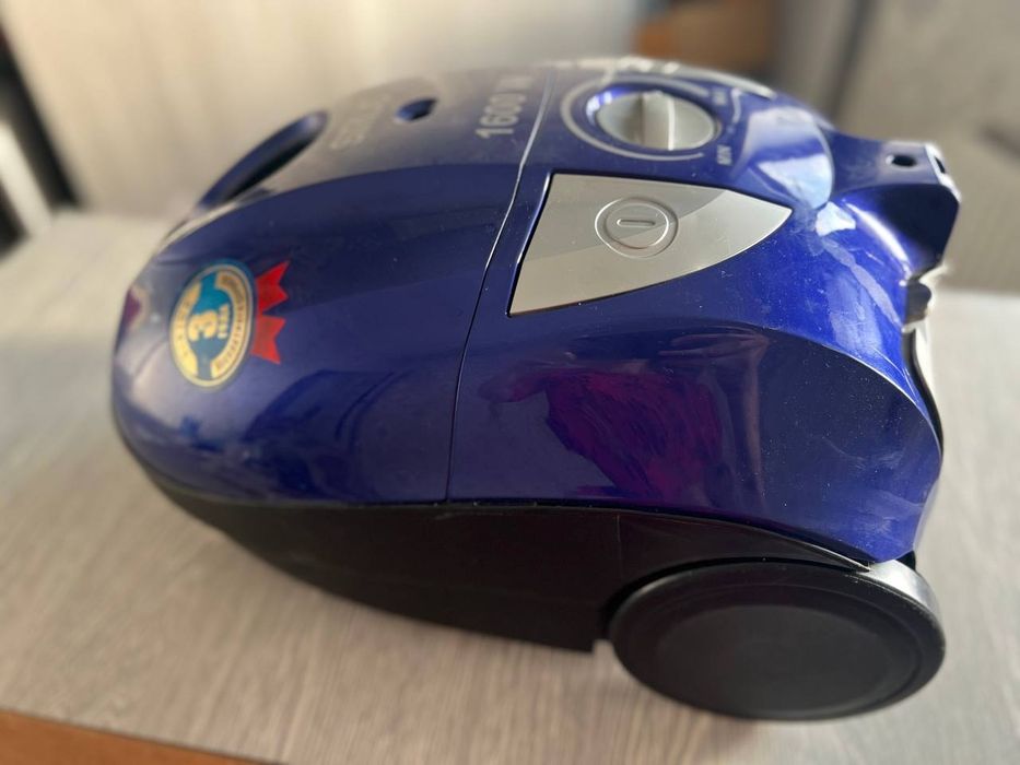 Yangidek holatdagi pilesos (пылесос) sotiladi