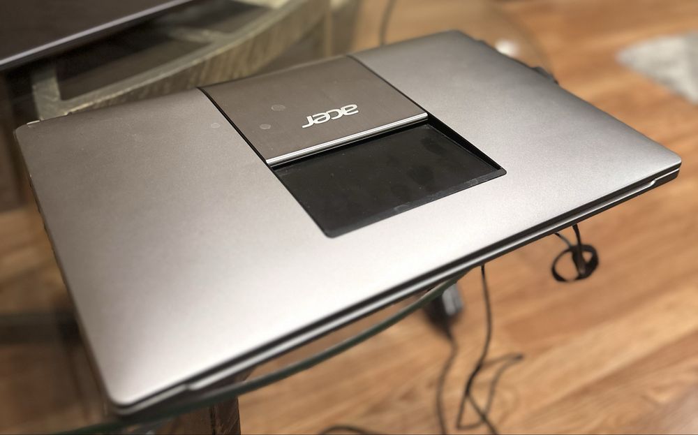 Продам ноутбук Acer R7 i core5