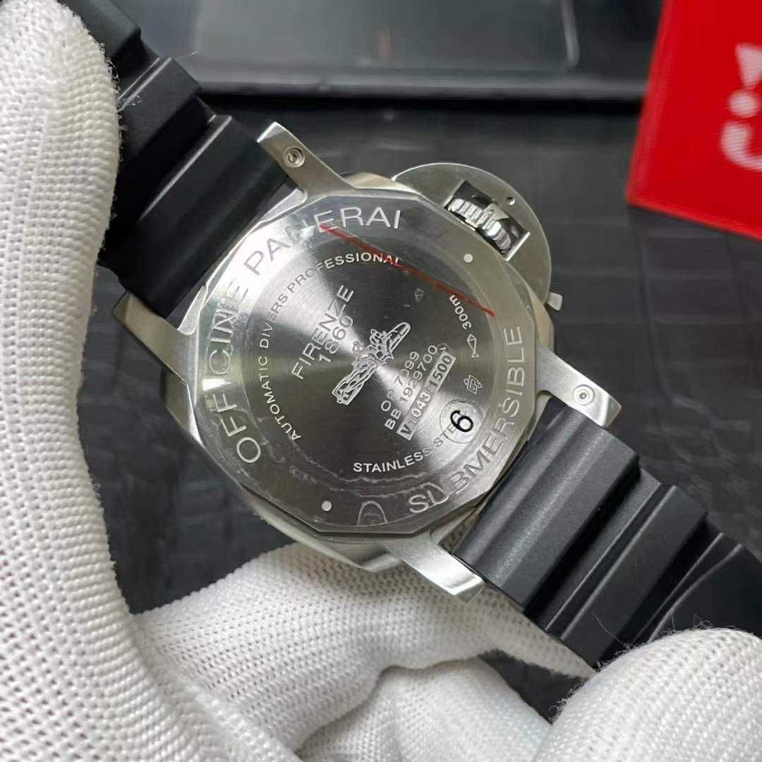 Часовници Luminor Panerai Submersible колекция