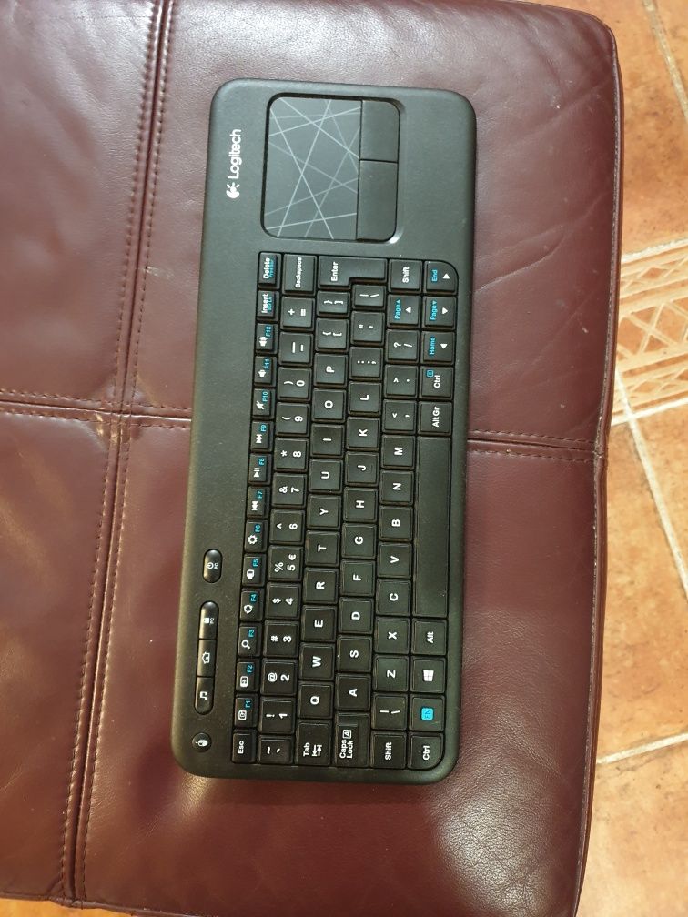 Microsoft si Logitech tastatura și mouse wireless