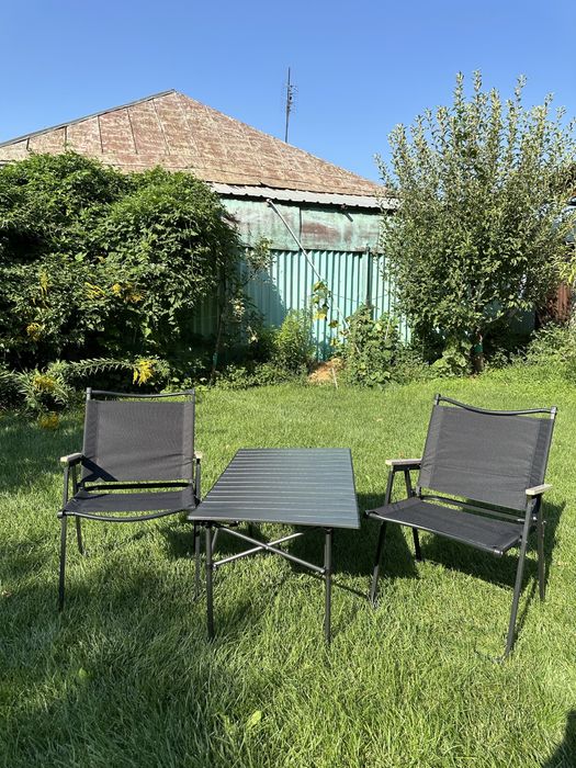 Раскладные столы и стулья