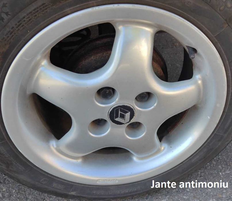 Dacia Sandero Stepway 2011, albastru