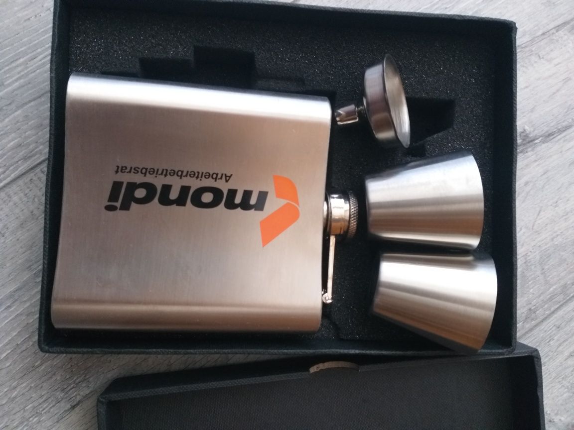 Set sticluta inox cu 2 paharute si triftor