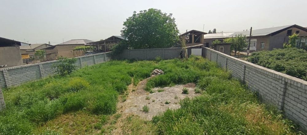 Ер сотилади 5,5 соток. Сотиги 8800$. Кибрай тумани Кипчок махаллисида