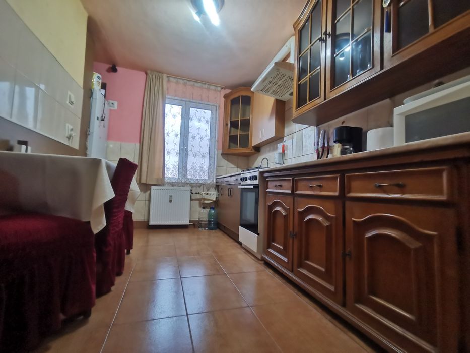 Chirie 3 camere zona Iosia